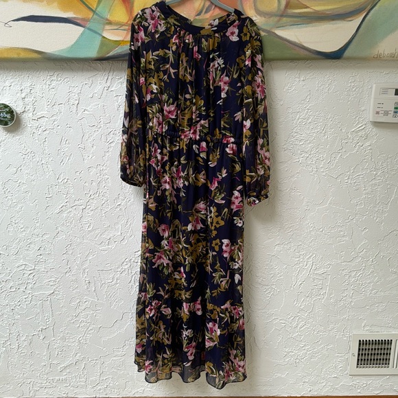 Maggy London Dresses & Skirts - Maggy London Floral Maxi Dress